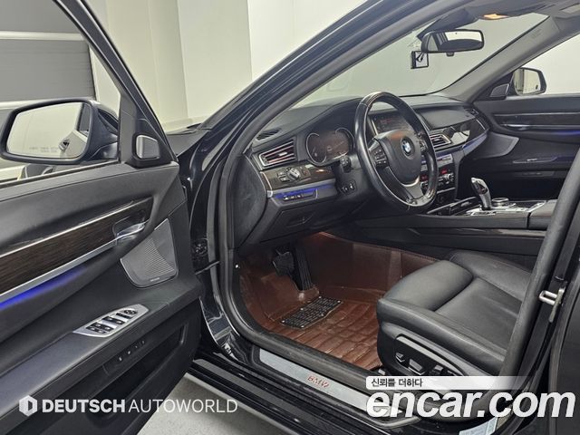 BMW 7-Series 2015 — photo 11