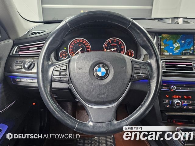 BMW 7-Series 2015 — photo 13