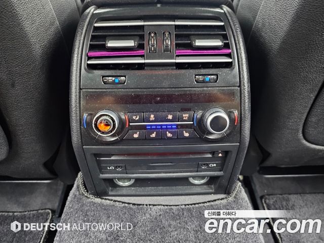 BMW 7-Series 2015 — photo 16