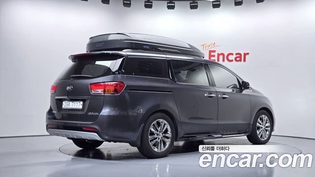 Kia Canival 2018 — photo 2