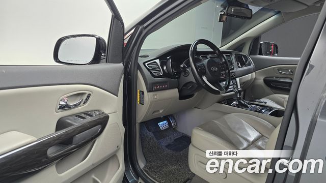 Kia Canival 2018 — photo 13