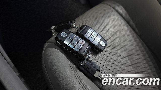 Kia Canival 2018 — photo 22
