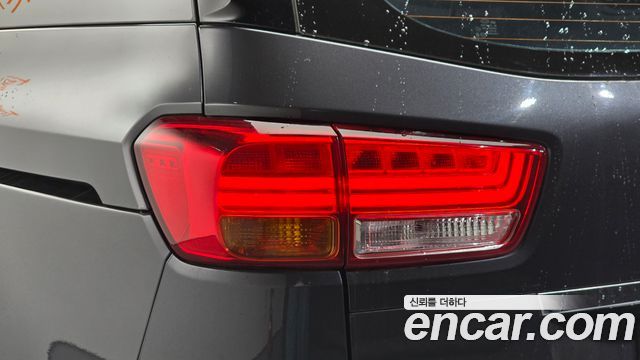 Kia Canival 2018 — photo 9