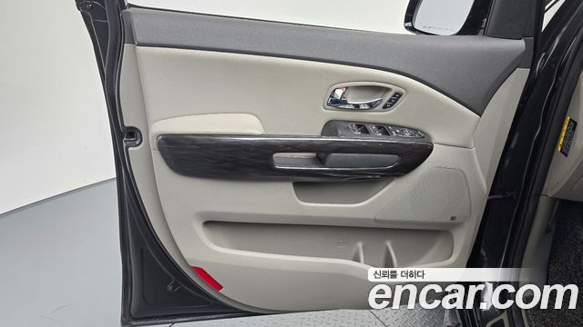 Kia Canival 2018 — photo 14
