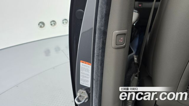 Kia Canival 2018 — photo 32
