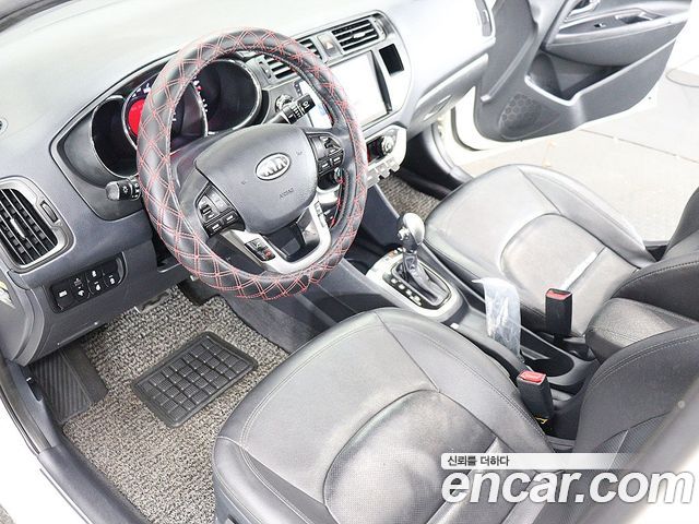 Kia pride 2012 — photo 10