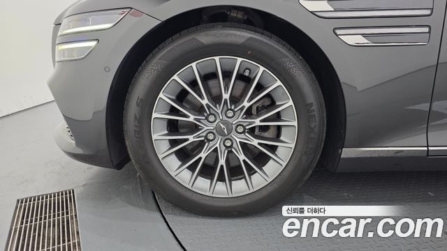 Genesis G80 2022 — photo 5