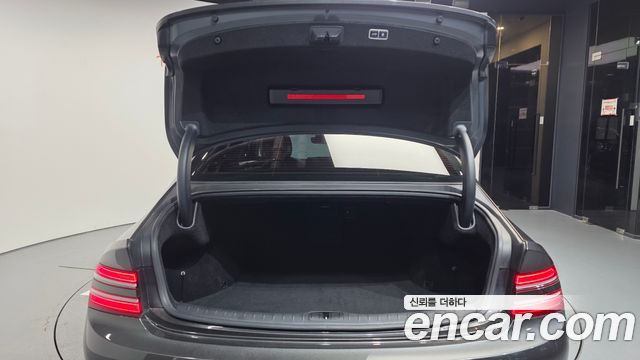 Genesis G80 2022 — photo 20