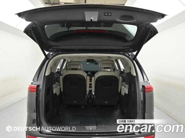 Kia Canival 2021 — photo 19