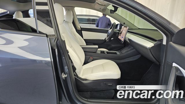 Tesla Model Y 2022 — photo 11
