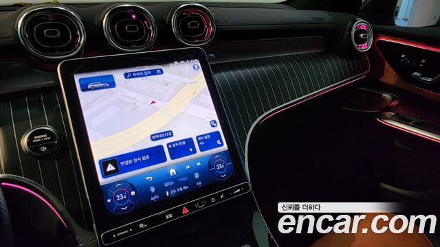 Mercedes-Benz GLC-Class 2026 — photo 16