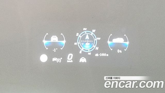 Mercedes-Benz GLC-Class 2026 — photo 18