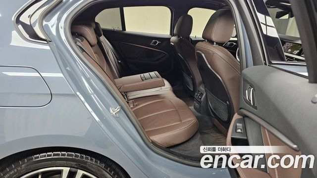 BMW 1-Series 2021 — photo 17
