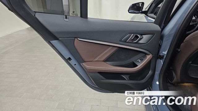 BMW 1-Series 2021 — photo 15