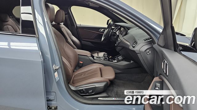 BMW 1-Series 2021 — photo 16