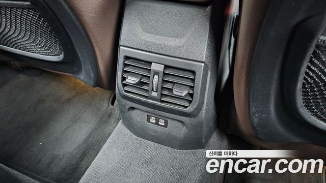 BMW 1-Series 2021 — photo 30