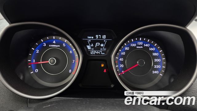 Hyundai AVANTE 2014 — photo 11