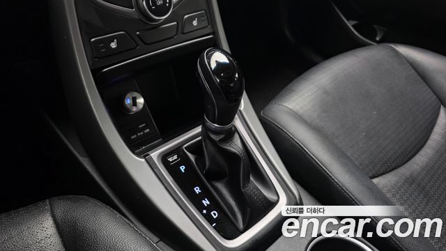 Hyundai AVANTE 2014 — photo 12