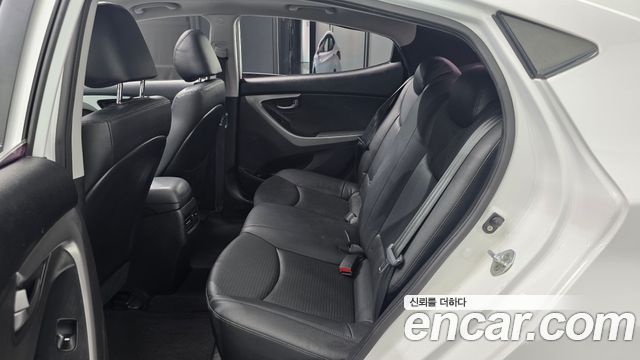 Hyundai AVANTE 2014 — photo 18