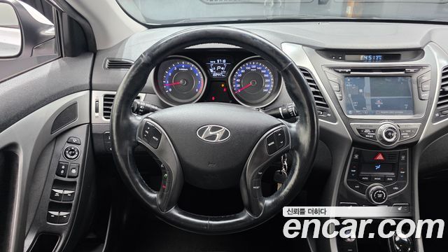 Hyundai AVANTE 2014 — photo 19