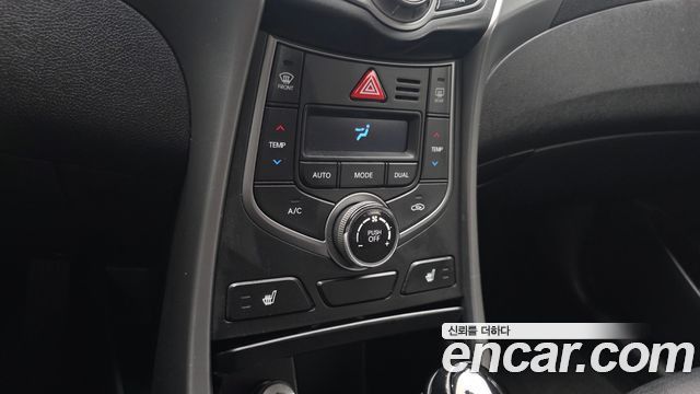 Hyundai AVANTE 2014 — photo 22