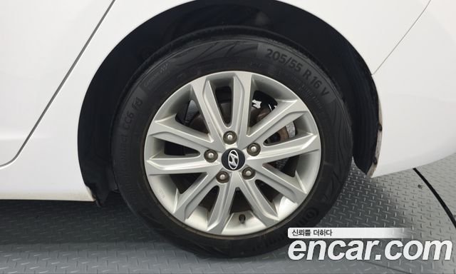 Hyundai AVANTE 2014 — photo 7