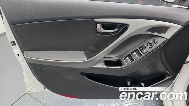 Hyundai AVANTE 2014 — photo 14