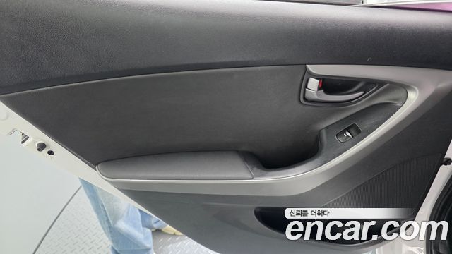 Hyundai AVANTE 2014 — photo 15