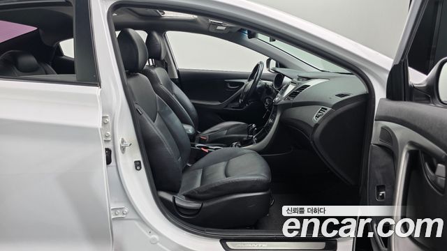 Hyundai AVANTE 2014 — photo 16