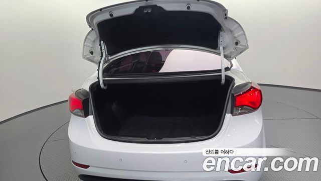 Hyundai AVANTE 2014 — photo 30