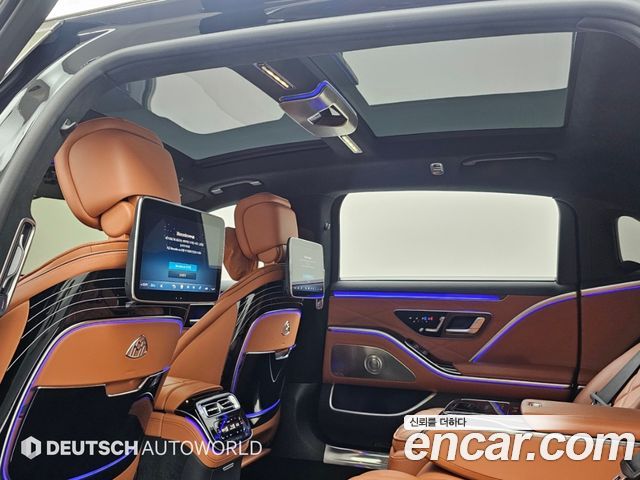 Mercedes-Benz S-Class 2023 — photo 9
