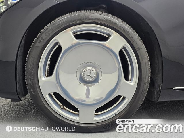Mercedes-Benz S-Class 2023 — photo 17