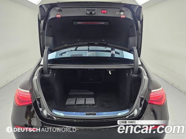 Mercedes-Benz S-Class 2023 — photo 19