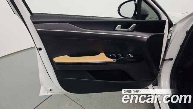 Kia K5 2021 — photo 14