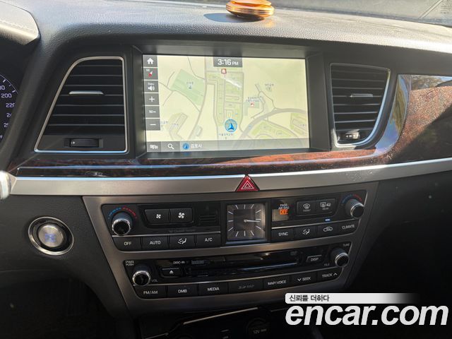 Hyundai Genesis 2016 — photo 9