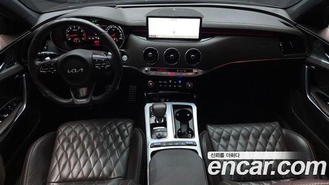 Kia Stinger 2022 — photo 10
