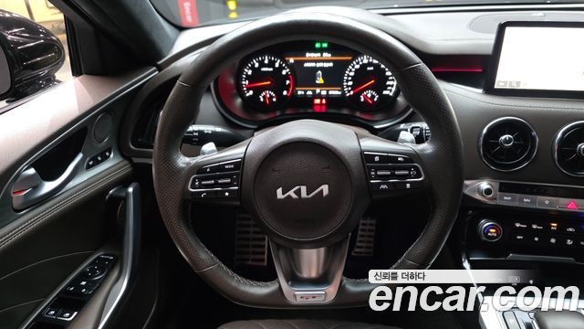 Kia Stinger 2022 — photo 19