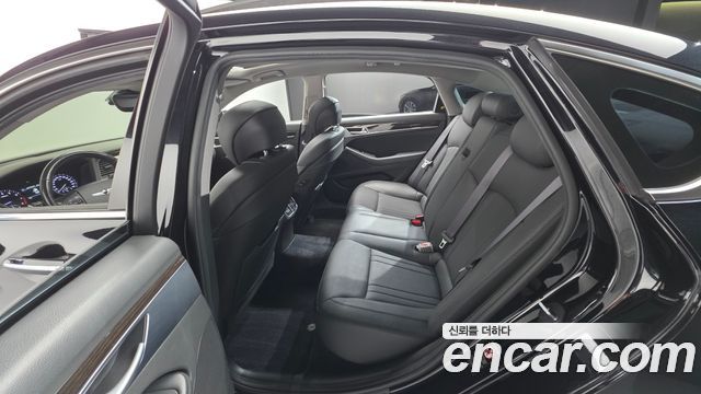Genesis G80 2019 — photo 16