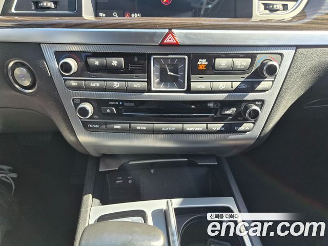 Genesis G80 2017 — photo 10