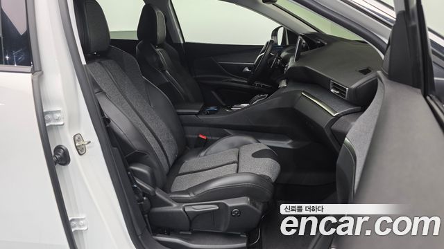 Peugeot 3008 2018 — photo 11