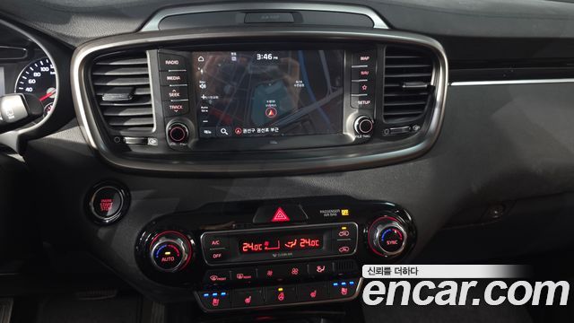 Kia Sorento 2018 — photo 13