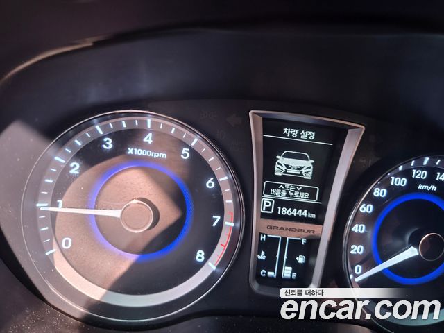 Hyundai Grandeur 2012 — photo 8