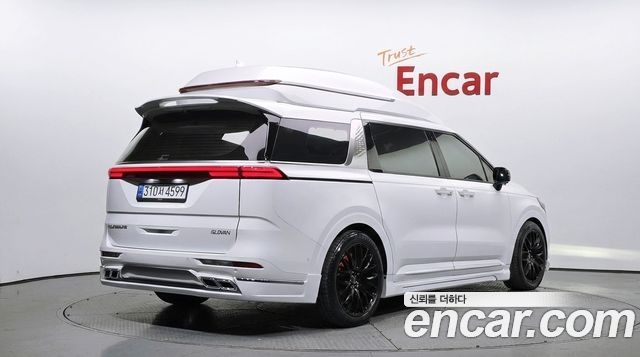 Kia Canival 2022 — photo 2