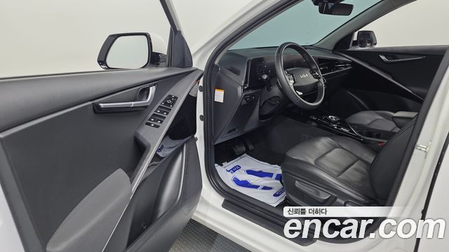 Kia Niro 2023 — photo 13