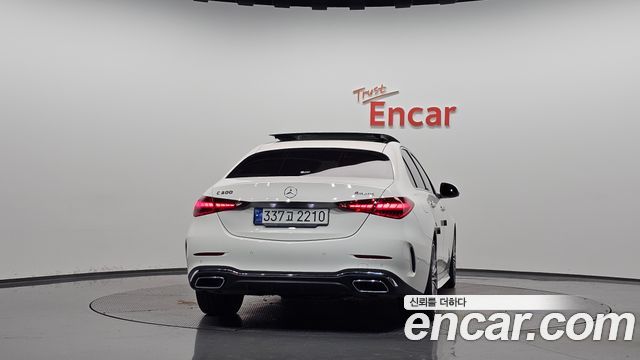 Mercedes-Benz C-Class 2023 — photo 4