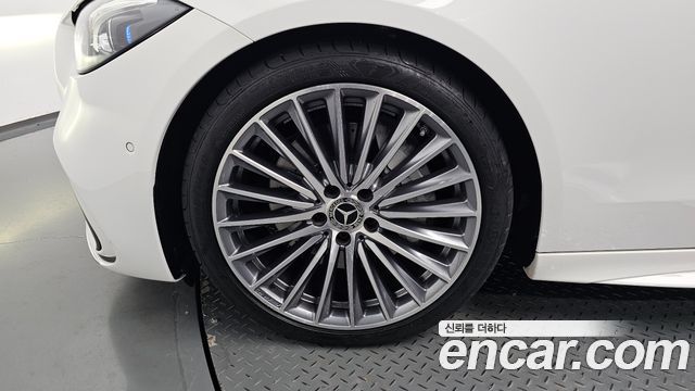 Mercedes-Benz C-Class 2023 — photo 5