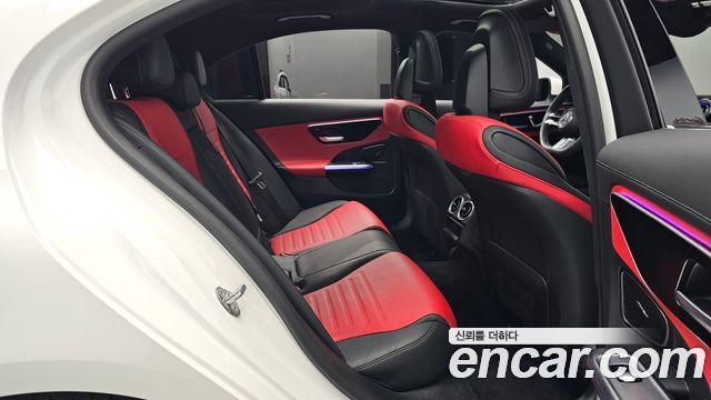 Mercedes-Benz C-Class 2023 — photo 17