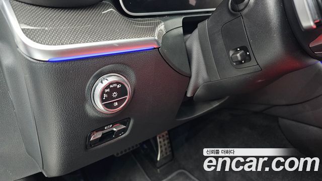 Mercedes-Benz C-Class 2023 — photo 20