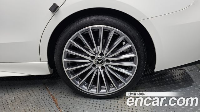 Mercedes-Benz C-Class 2023 — photo 7