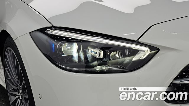 Mercedes-Benz C-Class 2023 — photo 8